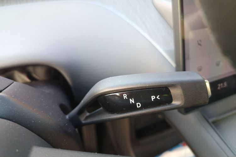 小米汽车 小米YU7 2025款 超长续航四驱Pro版中控内饰18