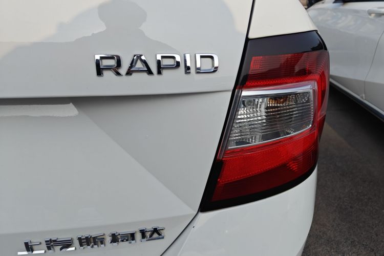 斯柯达 昕锐 2018款 1.4L 手动标准版车身外观9