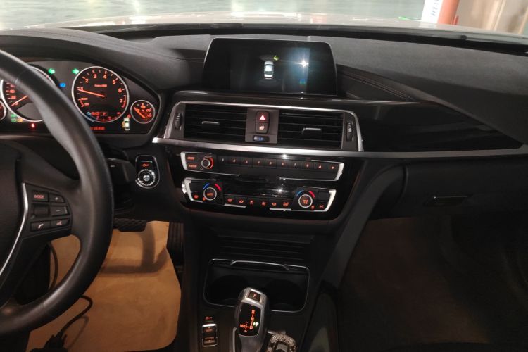 宝马3系 2018款 318Li局部细节16