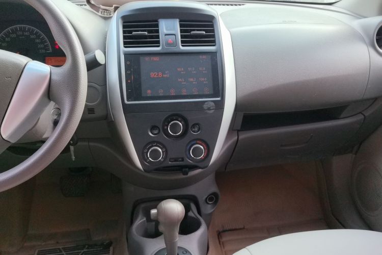 日产 阳光 2015款 1.5XE CVT舒适版中控内饰16