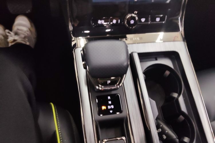 荣威RX5 2021款 PLUS 330TGI 自动国潮智臻版中控内饰18