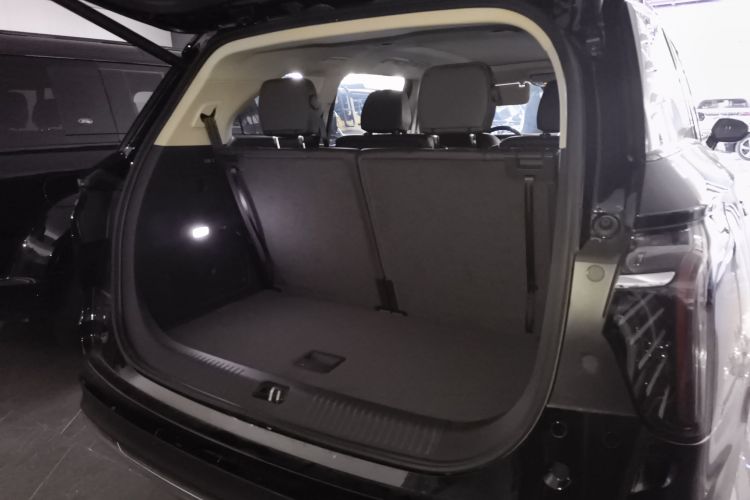 红旗HS7 PHEV 2024款 2.0T PHEV 四驱旗畅版 6座局部细节23