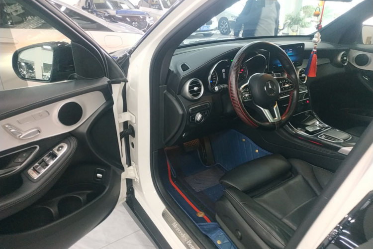 奔驰GLC 2020款 GLC 260 L 4MATIC 动感型中控内饰7003