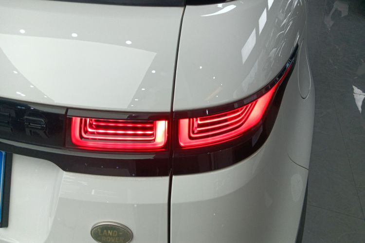 路虎 揽胜极光 2020款 249PS R-DYNAMIC S 曜黑运动科技版车身外观9