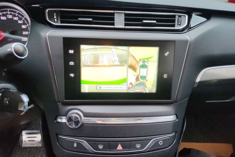 标致408 2014款 1.8L 自动豪华版中控内饰16