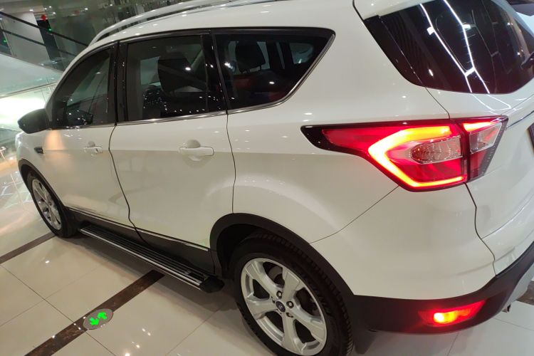 福特 翼虎 2018款 改款 EcoBoost 180 两驱豪翼型车身外观4