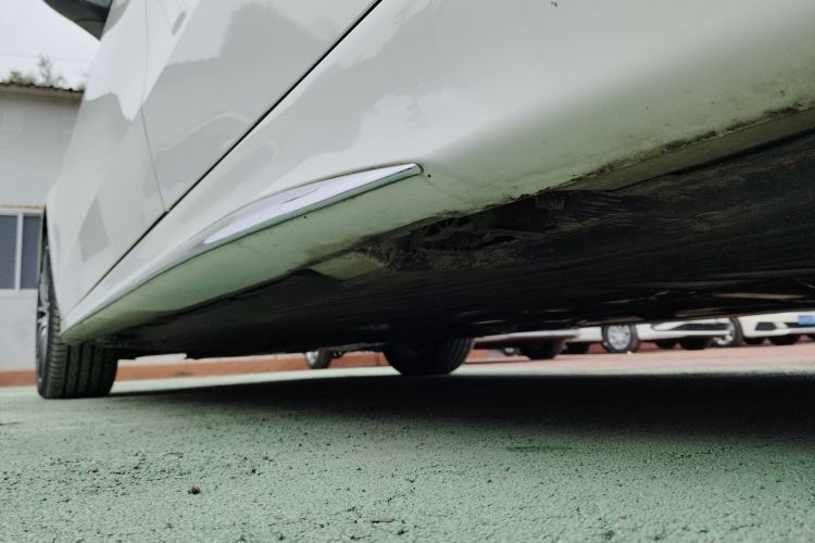 奔驰C级 2022款 改款 C 260 L 运动版局部细节9002