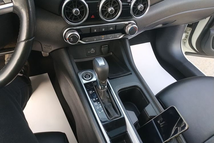 日产 轩逸 2020款 改款 1.6L XL CVT悦享版中控内饰18