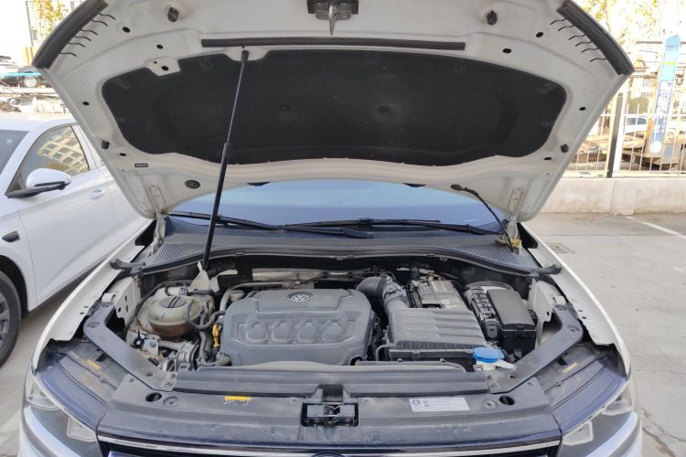 大众 途观L 2020款 330TSI 自动两驱智动豪华版 国VI机舱底盘24