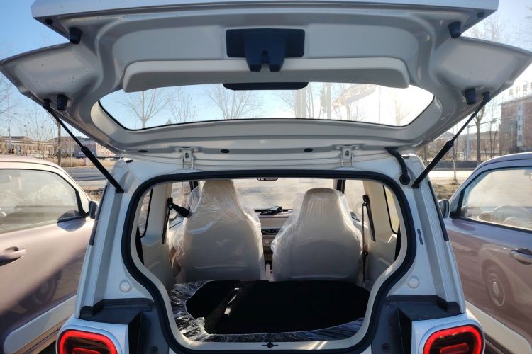 五菱汽车 宏光MINIEV 2024款 第三代 215km 青春版机舱底盘23