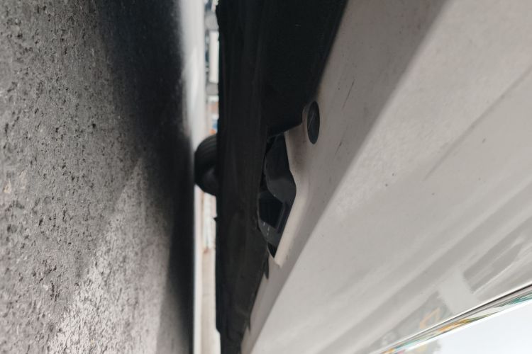 奔驰E级 2015款 E 180 L 运动型局部细节9002