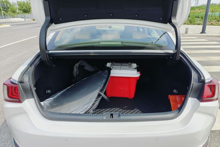 雷克萨斯ES 2023款 200 卓越版中控内饰23