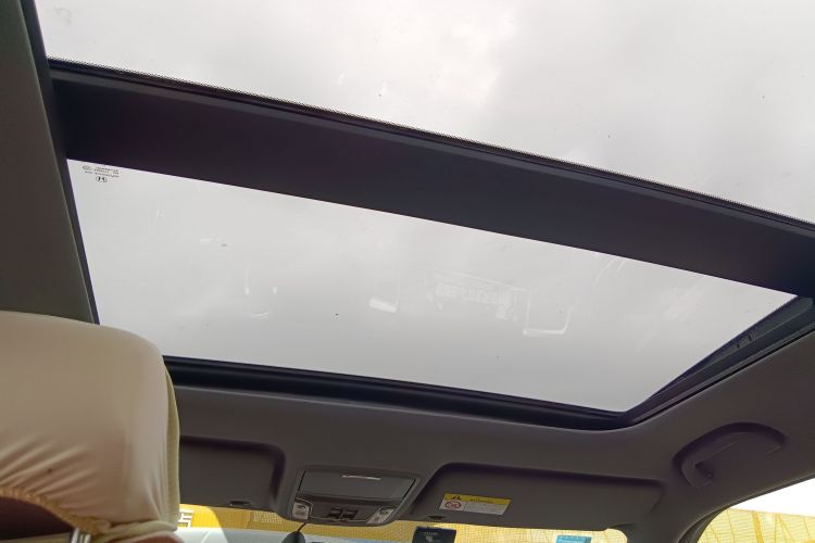 本田UR-V 2017款 370TURBO 两驱尊贵版 国V局部细节22