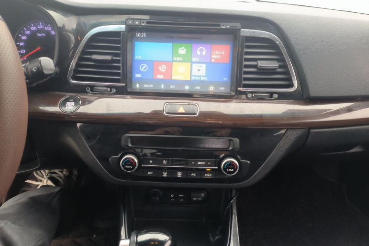 起亚K4 2017款 1.8L 自动GLS Special中控内饰16