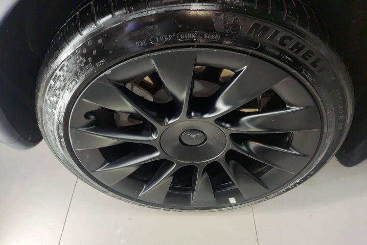 特斯拉 Model Y 2022款 改款 后轮驱动版车身外观56