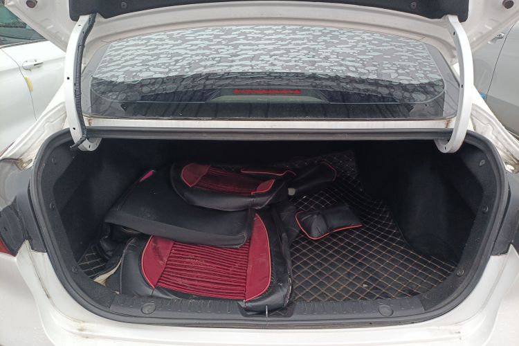 长安 逸动 2020款 PLUS 1.6L GDI 手动豪华型局部细节23