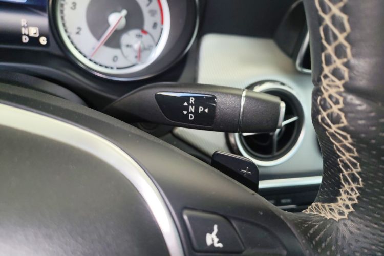 奔驰GLA 2016款 GLA 220 4MATIC 时尚型局部细节18