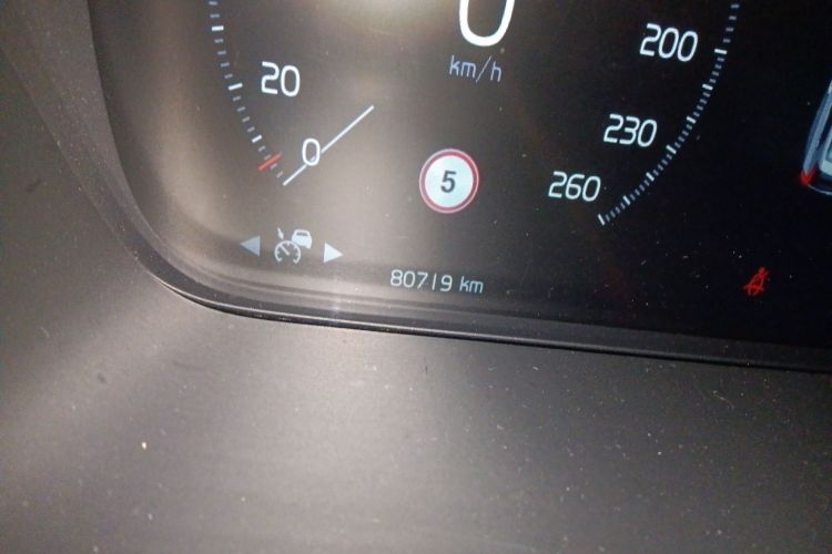 沃尔沃XC90 2018款 T6 智逸版 7座中控内饰15