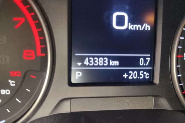 奥迪A3 2018款 30周年年型 Limousine 35 TFSI 时尚型中控内饰15