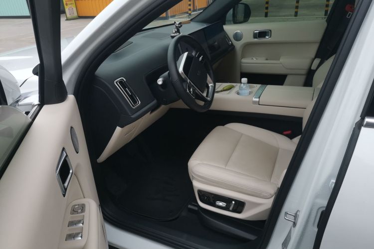理想汽车 理想L7 2023款 Air中控内饰20