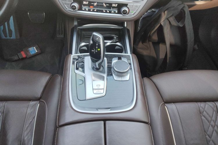 宝马7系 2021款 730Li M运动套装局部细节18