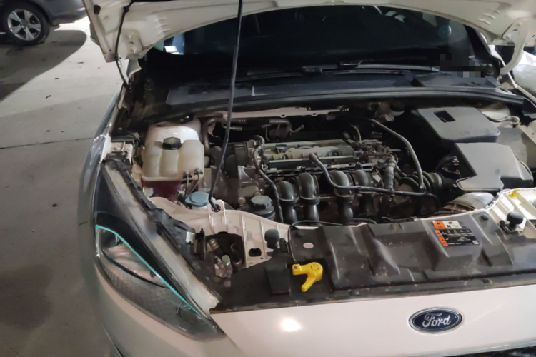 福特 福克斯 2018款 两厢经典 1.6L 自动舒适型智行版局部细节9006