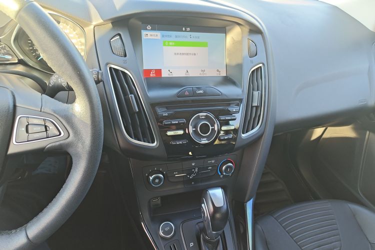 福特 福克斯 2018款 两厢经典 1.6L 自动风尚型智行版局部细节16