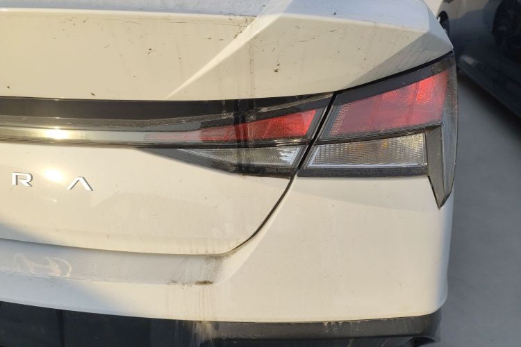 现代 伊兰特 2023款 1.5L CVT GLX精英版车身外观6006