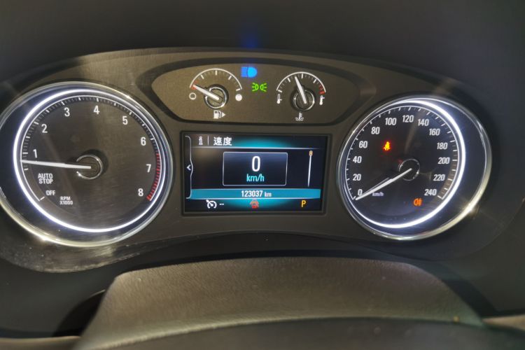 别克 君越 2016款 20T 精英型中控内饰14