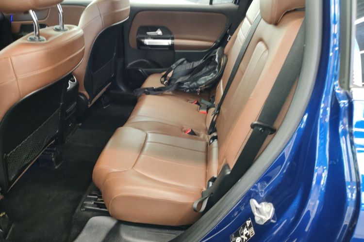 奔驰GLB 2021款 GLB 200 动感型中控内饰7004