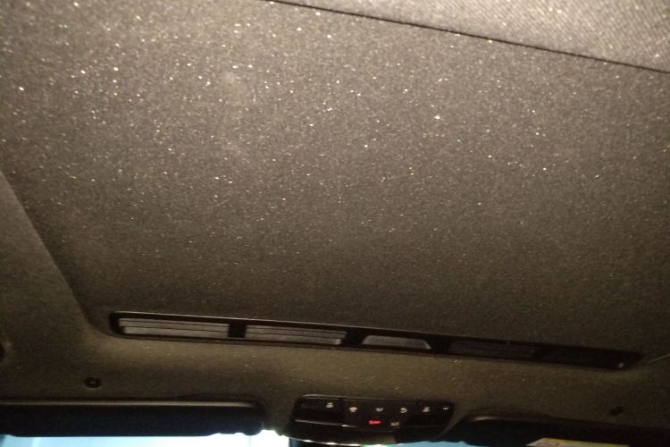 奔驰C级 2019款 C 260 运动版中控内饰22