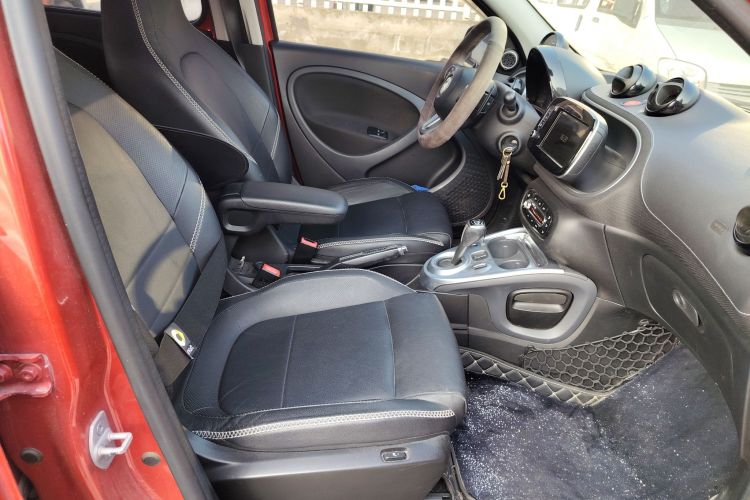 博速 smart forfour 2017款 BRABUS Xclusive中控内饰41