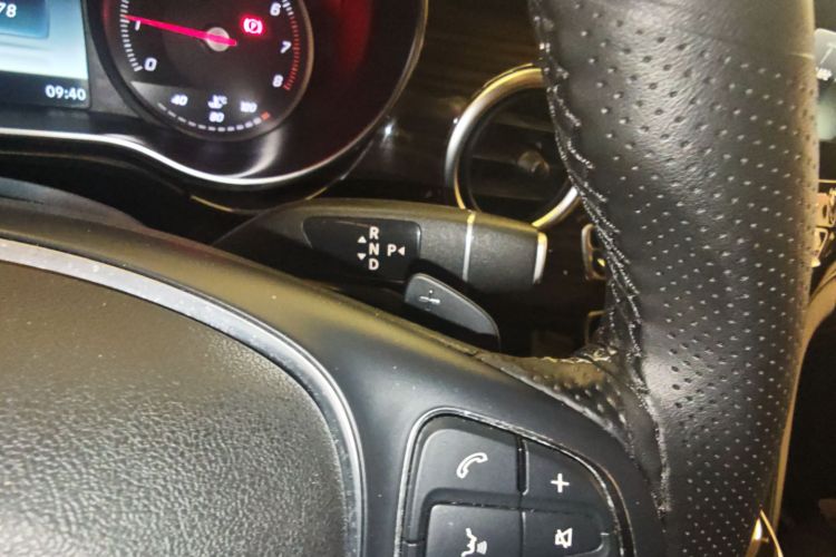 奔驰V级 2018款 V 260 领航版 国V中控内饰18