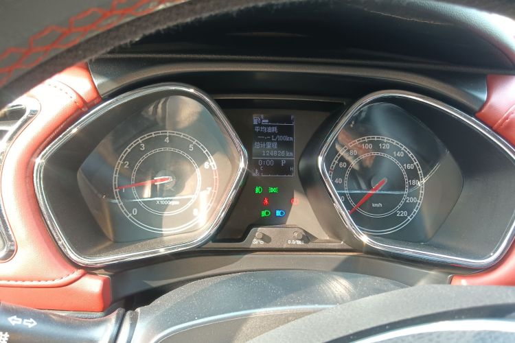 江汽集团 瑞风S2 2017款 1.5L CVT豪华型中控内饰14