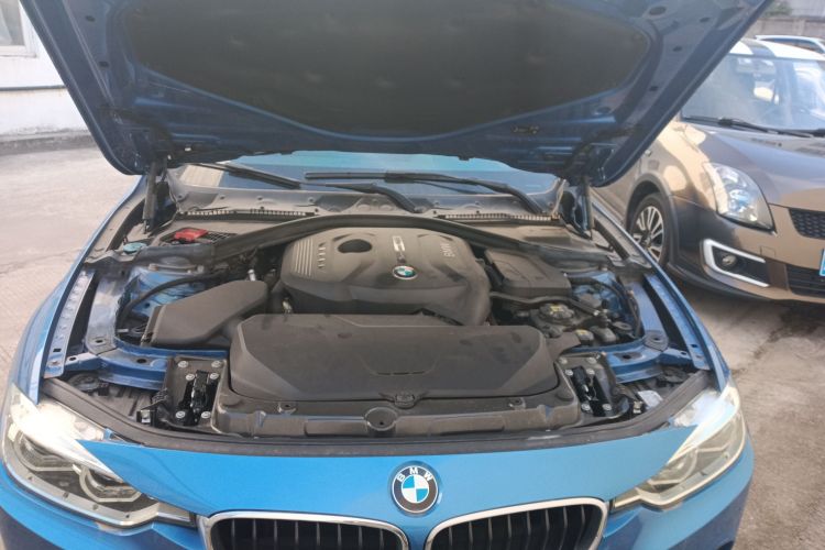 宝马3系 2019款 320Li M运动套装机舱底盘24