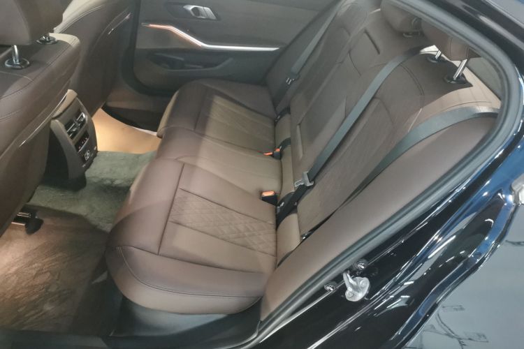 宝马3系 2023款 325Li M运动套装中控内饰7004