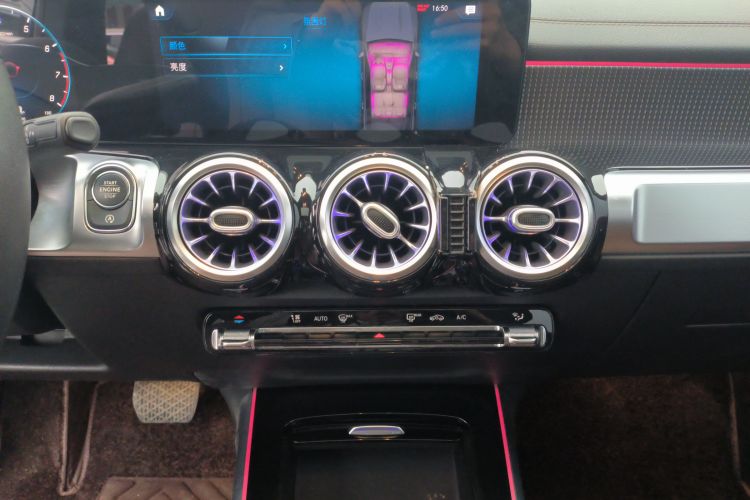 奔驰GLB 2021款 GLB 200 动感型局部细节16