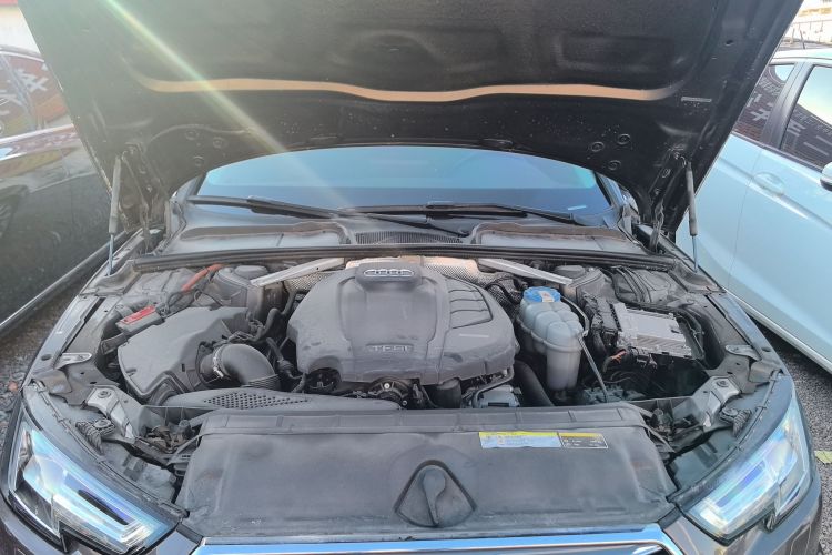 奥迪A4L 2018款 30周年年型 40 TFSI 时尚型机舱底盘24