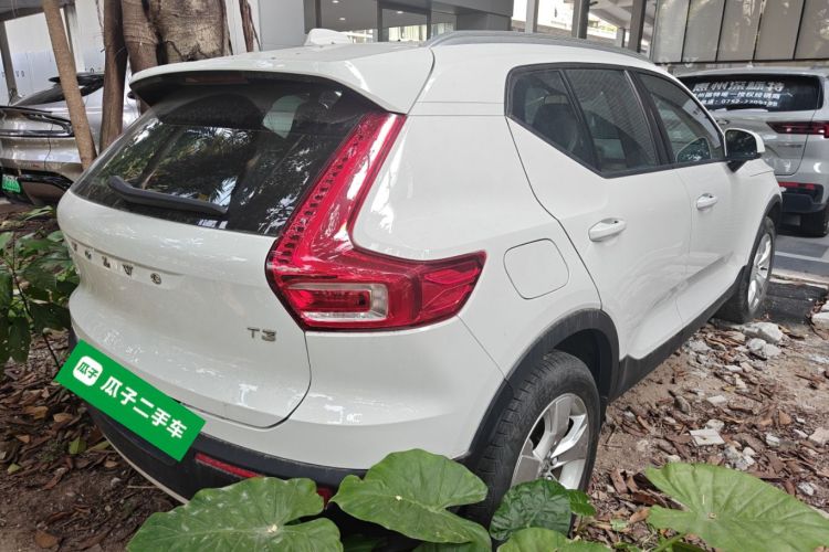 沃尔沃XC40 2020款 T3 智行时尚版车身外观7