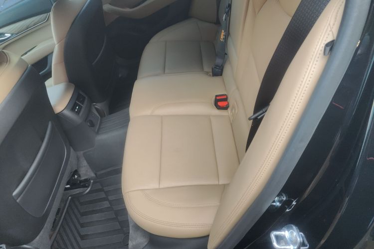 凯迪拉克CT5 2025款 28T 赛道性能版中控内饰7004