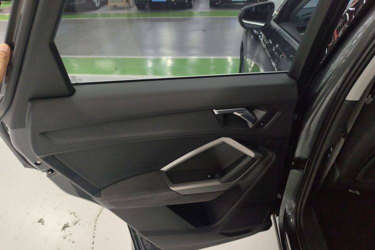 奥迪Q3 2023款 35 TFSI 时尚动感型（1.5T）中控内饰7008