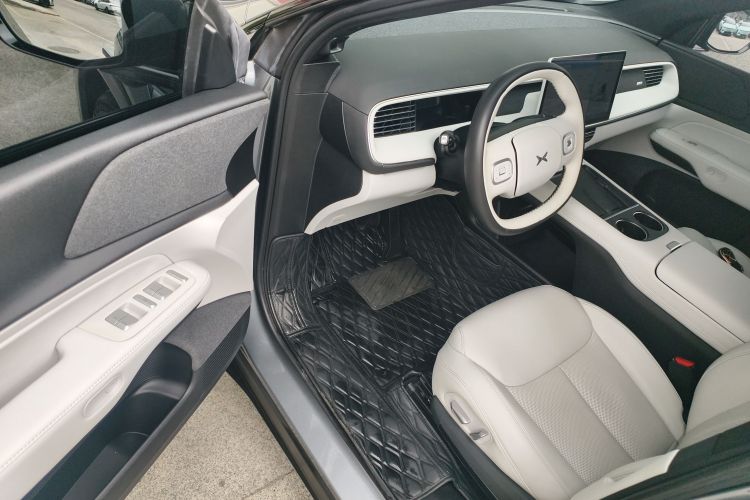 小鹏G6 2023款 755 超长续航 Max中控内饰7003