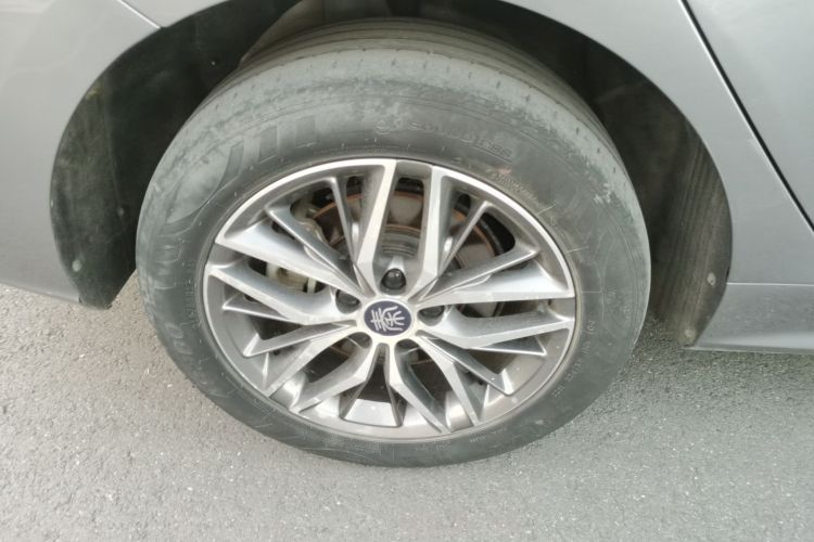 比亚迪 秦PLUS 2021款 DM-i 120KM 旗舰型车身外观6008