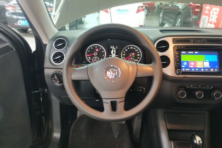大众 途观 2015款 1.8TSI 自动两驱风尚版中控内饰13