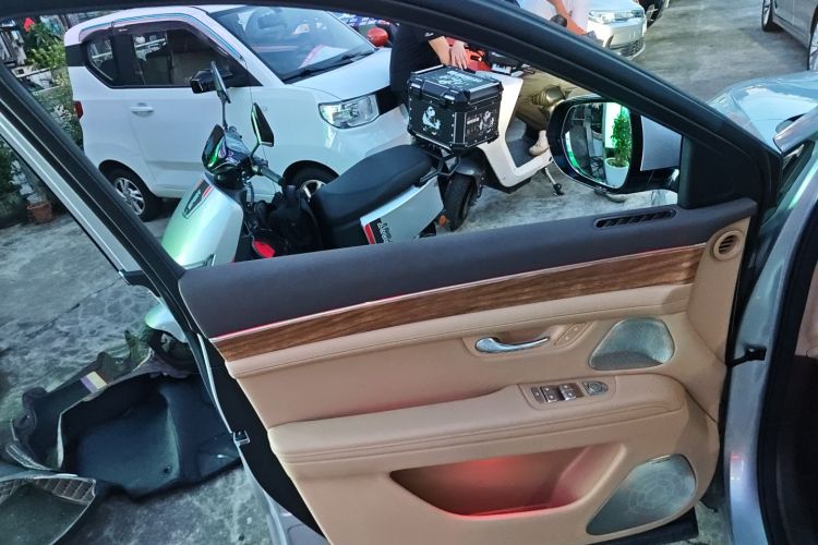 鸿蒙智行 问界M7 2024款 1.5T 后驱Plus版 5座中控内饰7005