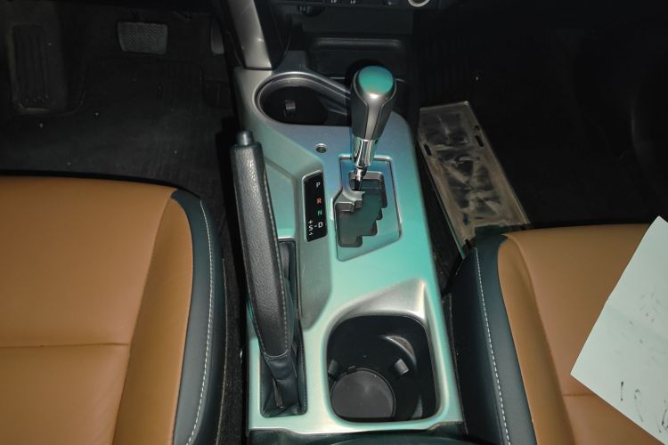 丰田 RAV4荣放 2016款 2.5L 自动四驱精英版中控内饰18