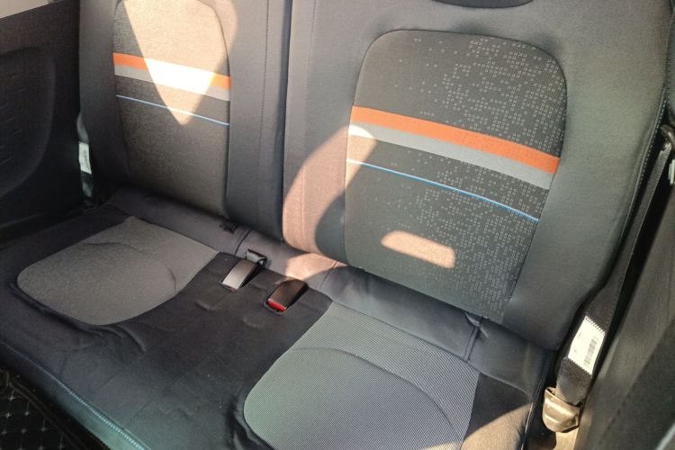 五菱汽车 宏光MINIEV 2021款 马卡龙时尚款 磷酸铁锂中控内饰21