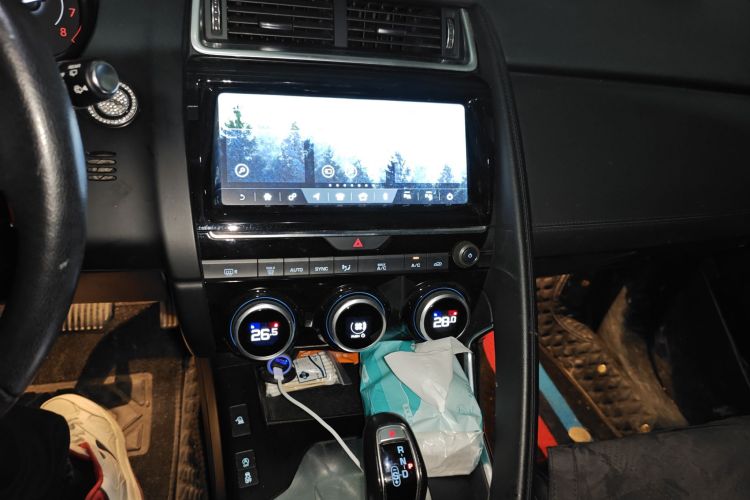 捷豹E-PACE 2018款 P200 S 国VI中控内饰16