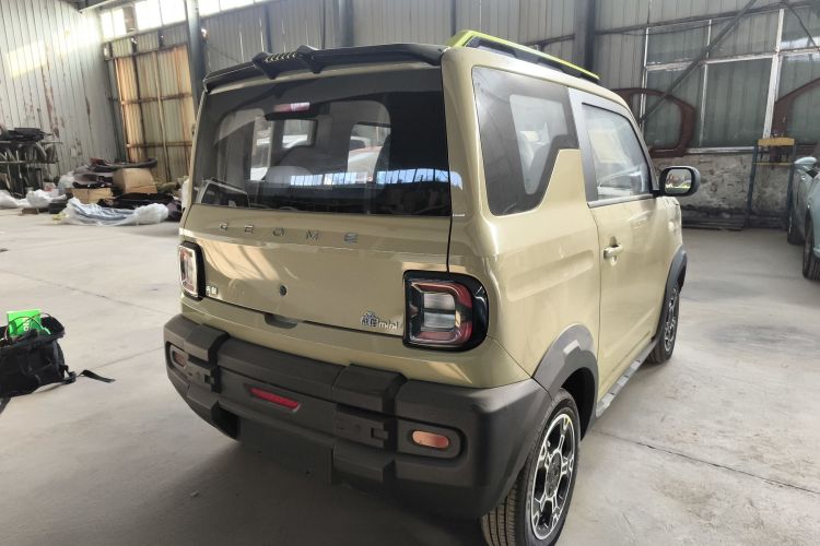 吉利银河 2025款 210km 熊猫骑士车身外观7