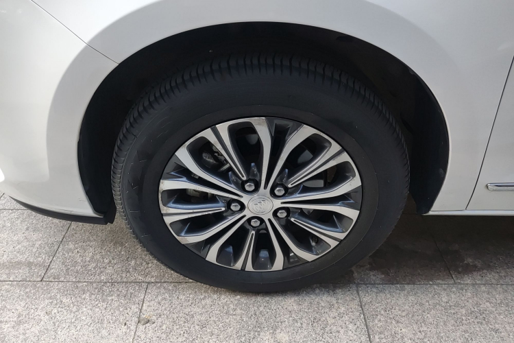 别克GL8 2021款 陆上公务舱 652T 豪华型车身外观6001